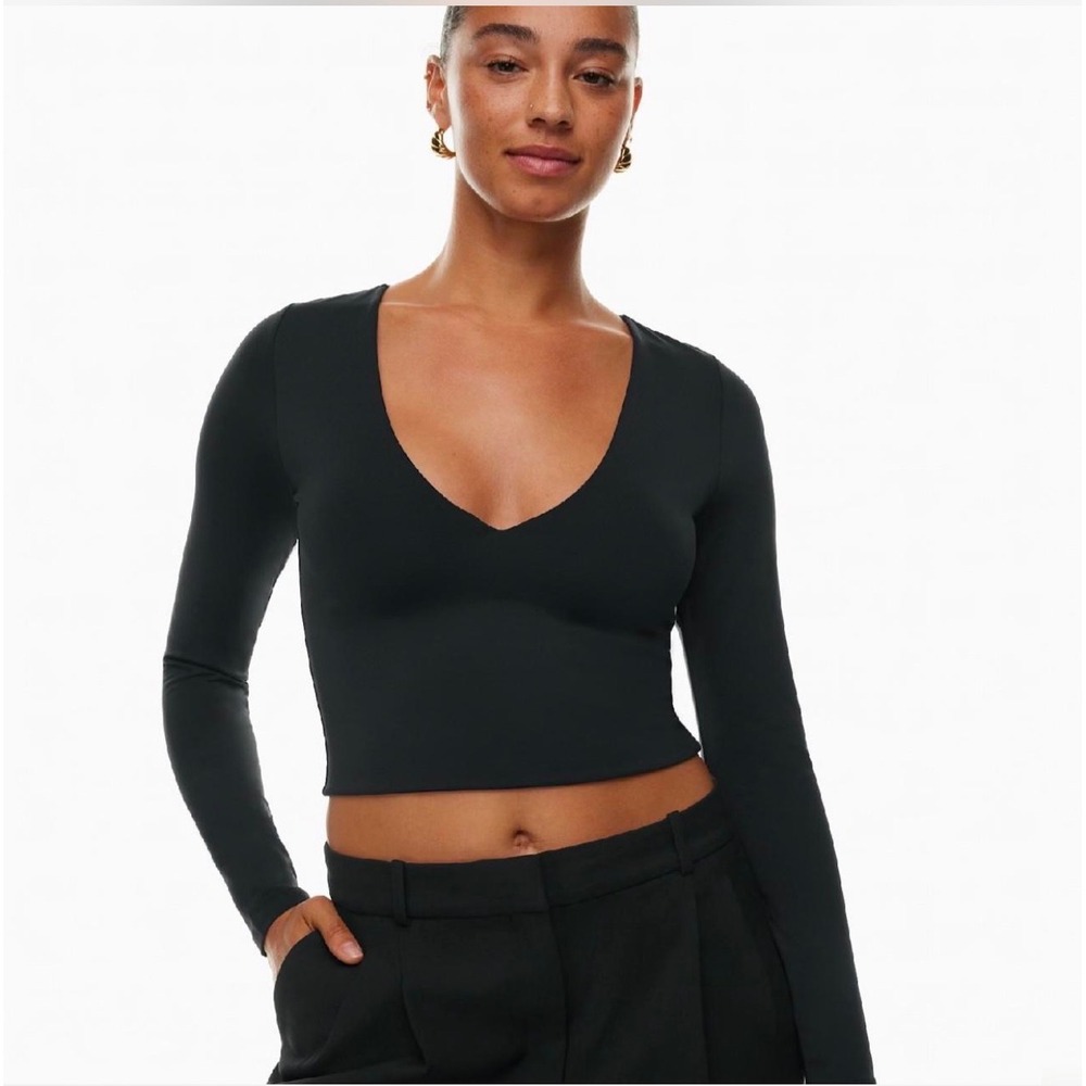 Aritzia Babaton Women Top Medium Black Contour V-Neck Long Sleeve Cropped